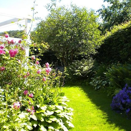 Villa Med Blommande Traedgard, Centralt Båstad エクステリア 写真